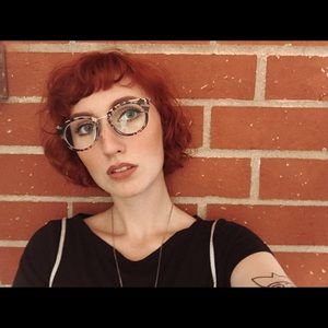 Meet your Posher, Ally